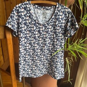 UNIQLO tee